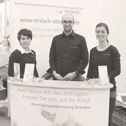 Das einfach-elterngeld-Team beim Messeauftritt